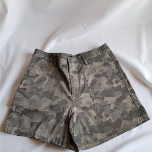J. Crew Camouflage Women Shorts - Gray and Green patch pocket camo high rise